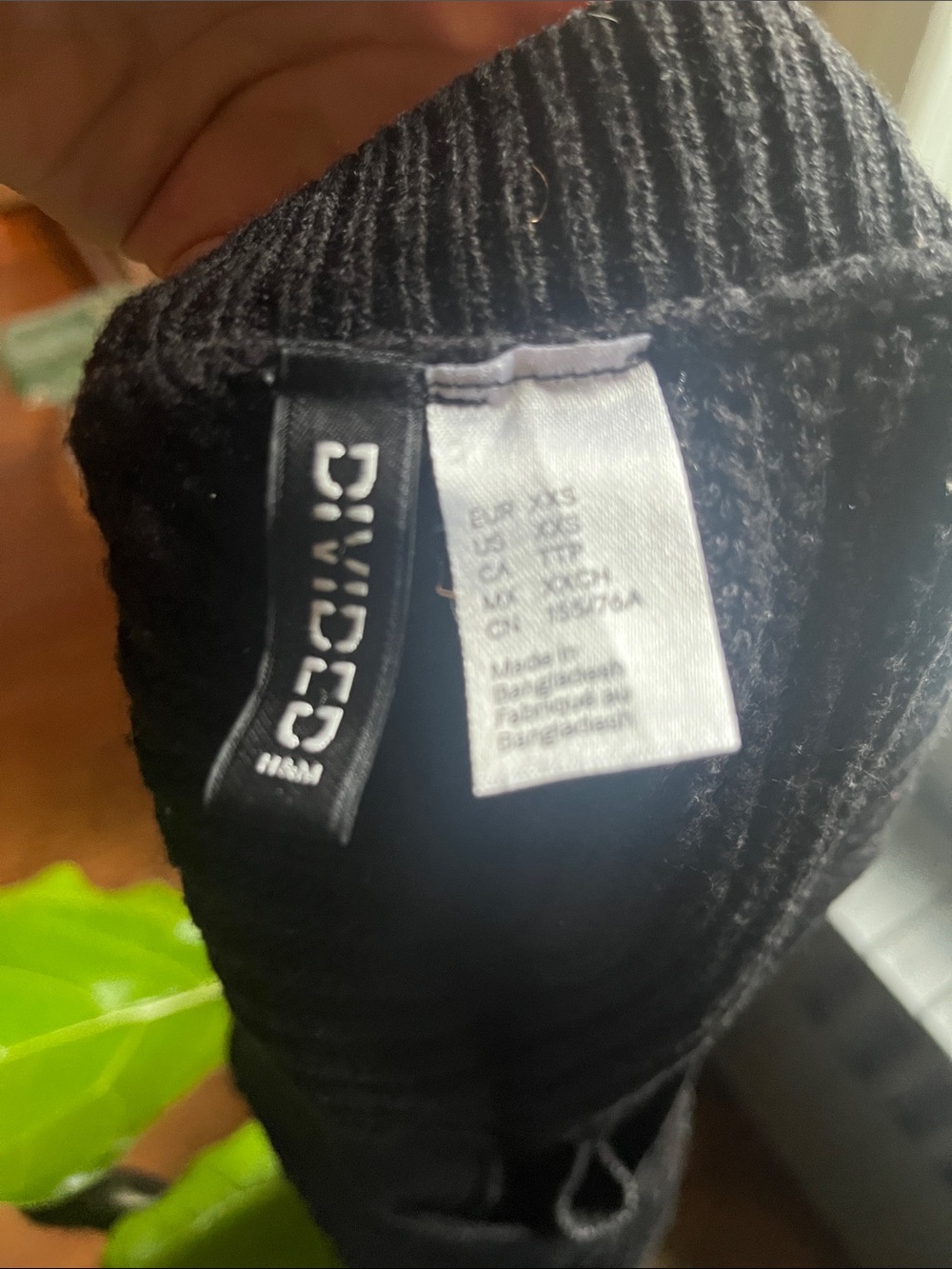 H&M sleeveless black sweater